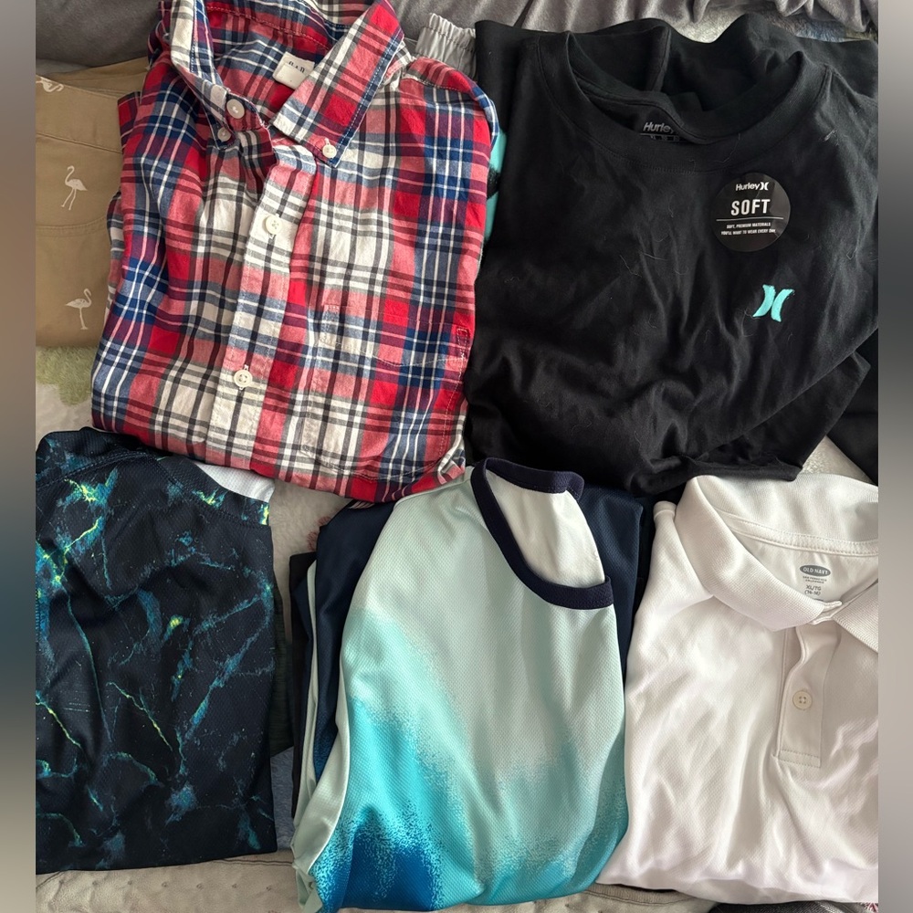 Lot of 11 big boys 14-16 clothes . Various brands .